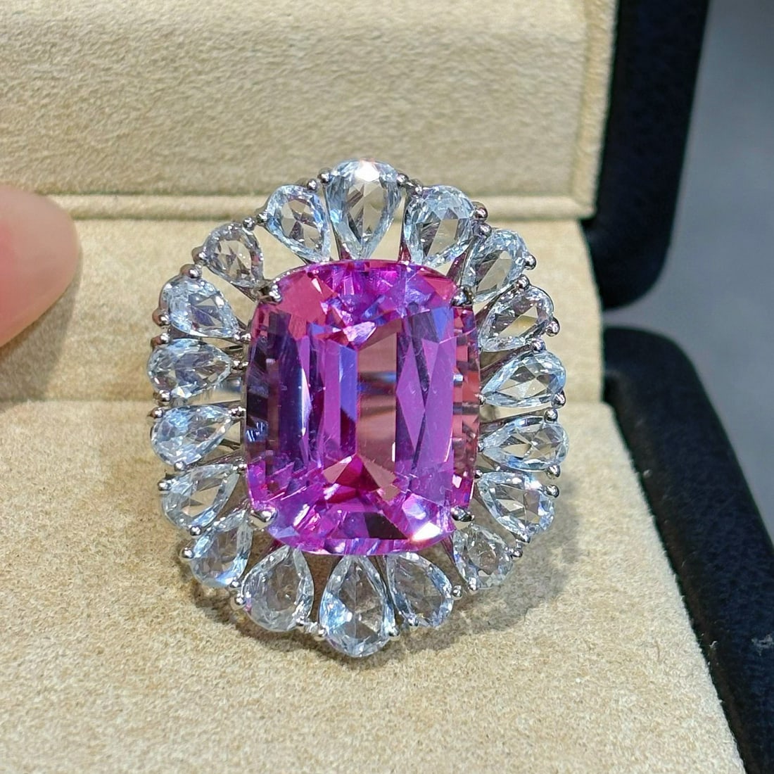 14k Gold 20.03 Ctw Natural Kunzite & Sapphire Ring: Ref:231086042 // gold content:14k gold // ring size:7. 25us // // main gemstone:kunzite // shape:cushion // carat weight:15. 3ct // color:purple // treatment:natural // // adjacent gemstone 2 :