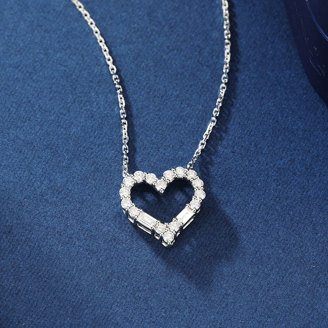 14k Gold 0.25 Ct Natural H Diamond Necklace: Ref:231086057 // gold content:14k gold // main gemstone:diamond // shape:multiple // carat weight:0. 25ct // clarity grade:vs-si // color:h // treatment:natural // Condition: New Low Estimate: