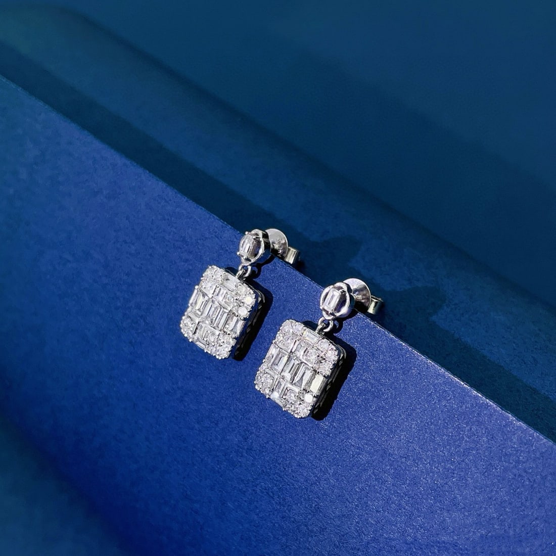 14k Gold 0.80 Ctw Natural H Diamond Earrings - 4