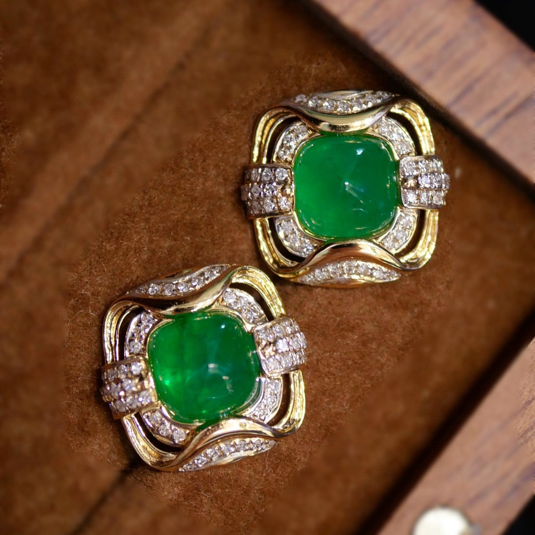 14k Gold 3.30 Ctw Vivid Green Natural Emerald & Diamond Earrings - 2