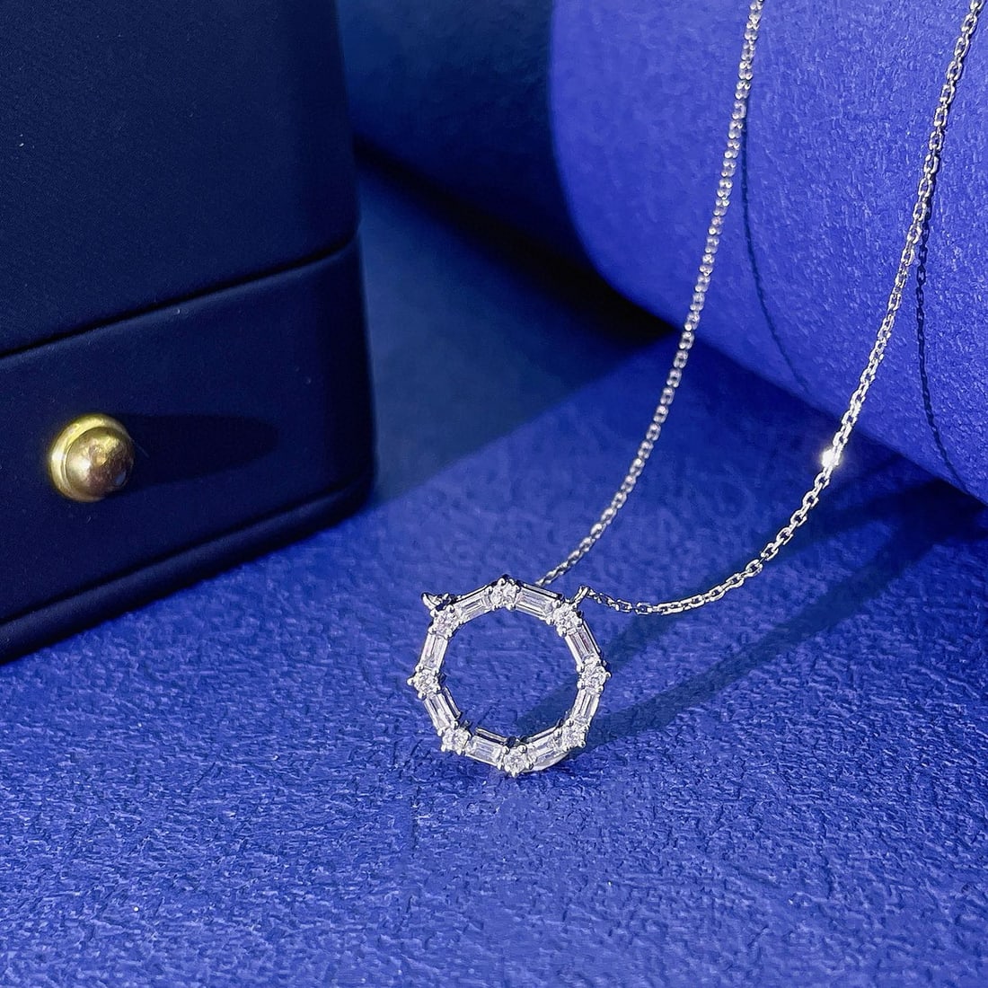 14k Gold 0.25 Ct Natural H Diamond Necklace: Ref:231086113 // gold content:14k gold // main gemstone:diamond // shape:multiple // carat weight:0. 25ct // clarity grade:vs-si // color:h // treatment:natural // Condition: New Low Estimate:
