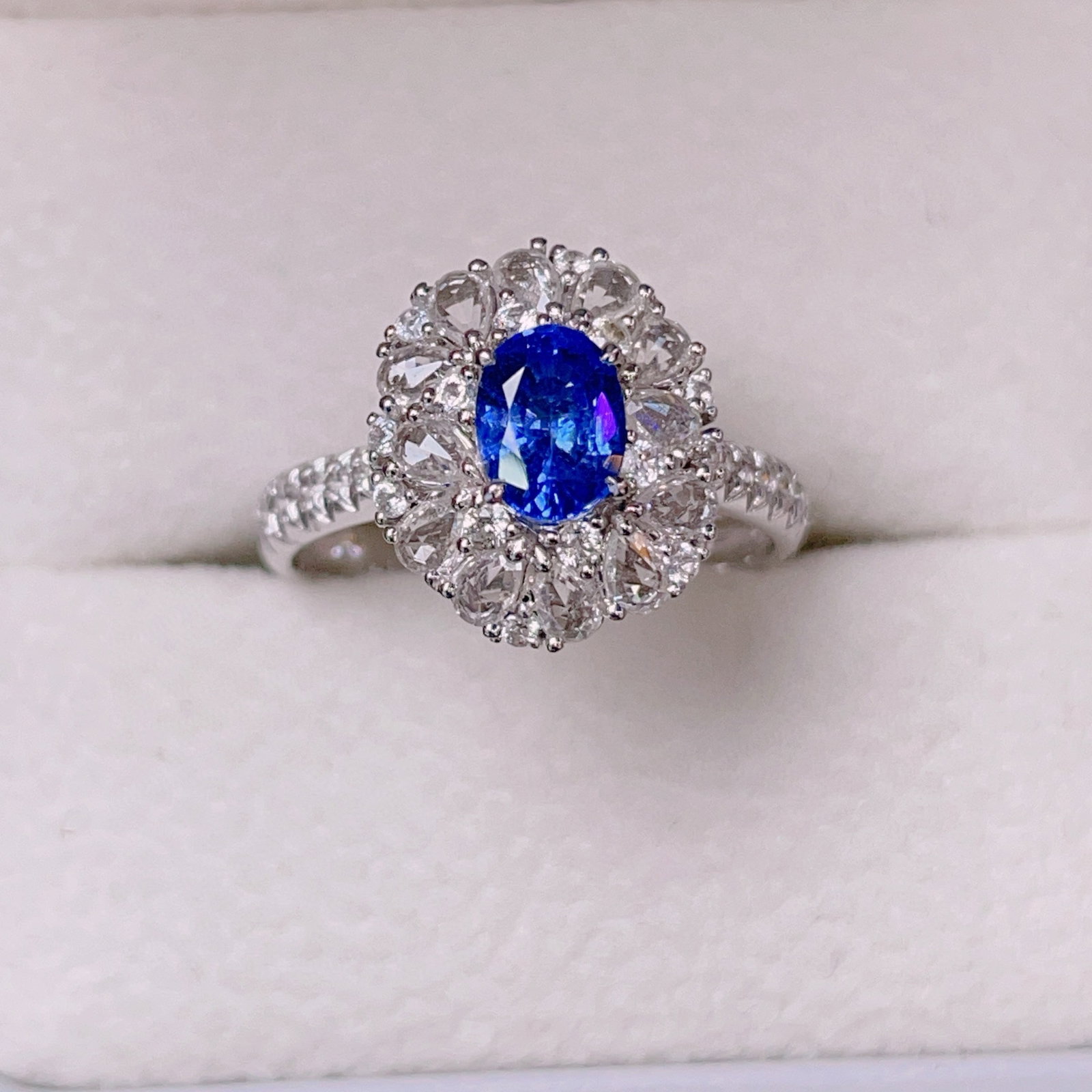 14k Gold 1.02 Ct Natural Sapphire & Sapphire Ring/pendant( Without Chain ): Ref:231086114 // gold content:14k gold // ring size:7. 25us // // main gemstone:sapphire // shape:oval // carat weight:1. 02ct // color:blue // treatment:natural // // adjacent gemstone 2 : sapphire