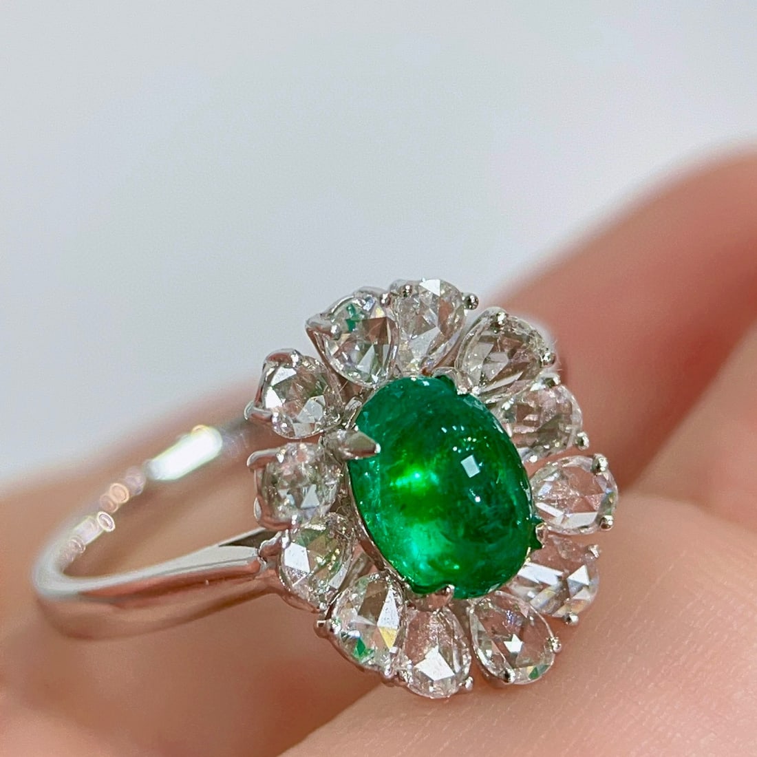 14k Gold 1.55 Ctw Vivid Green Natural Emerald & Diamond Ring - 2
