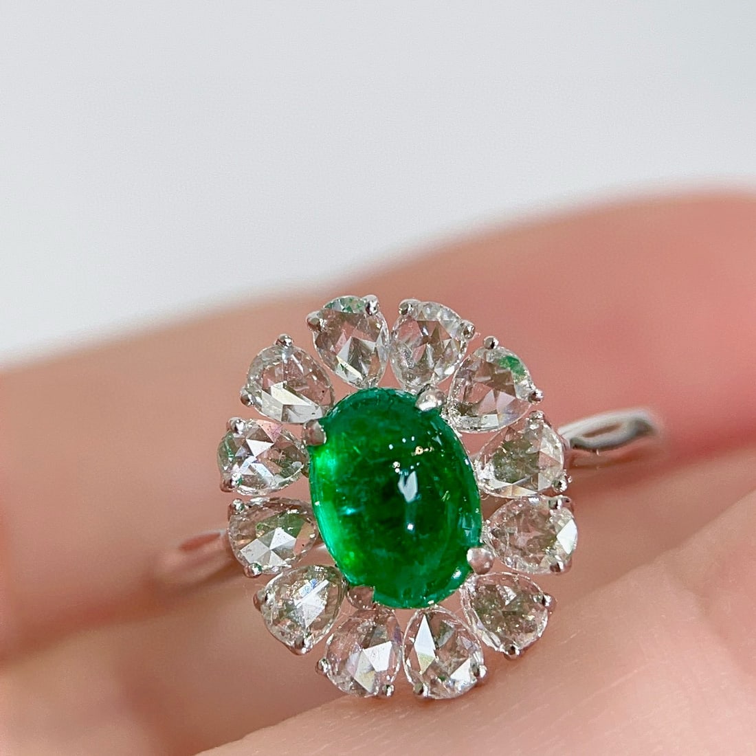 14k Gold 1.55 Ctw Vivid Green Natural Emerald & Diamond Ring - 5