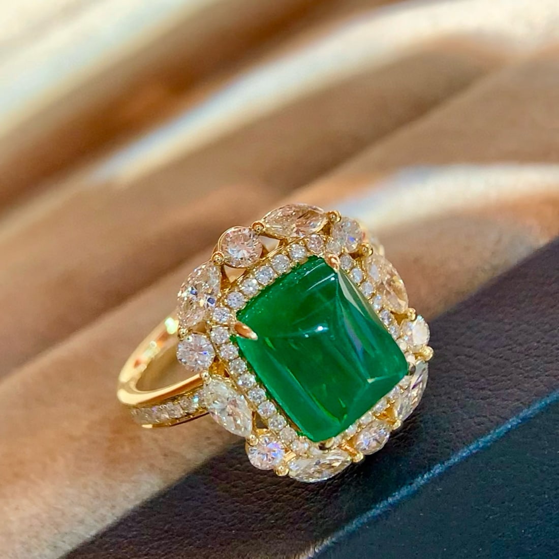 14k Gold 5.22 Ctw Vivid Green Natural Emerald & Diamond Ring - 6