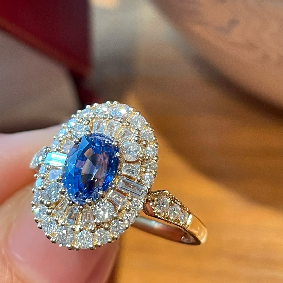 14k Gold 1.02 Ct Natural Sapphire & Diamond Ring: Ref:231086138 // gold content:14k gold // ring size:7. 25us // // main gemstone:sapphire // shape:oval // carat weight:1. 02ct // color:cornflower blue // treatment:natural // // adjacent gemstone 2