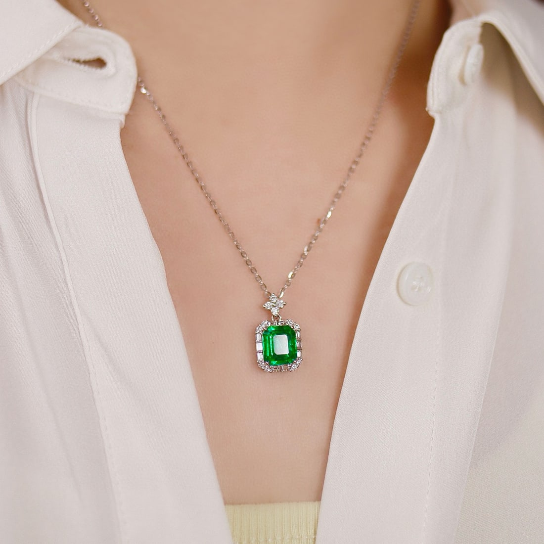 14k Gold 3.03 Ctw Vivid Green Natural Emerald & Diamond Necklace - 2