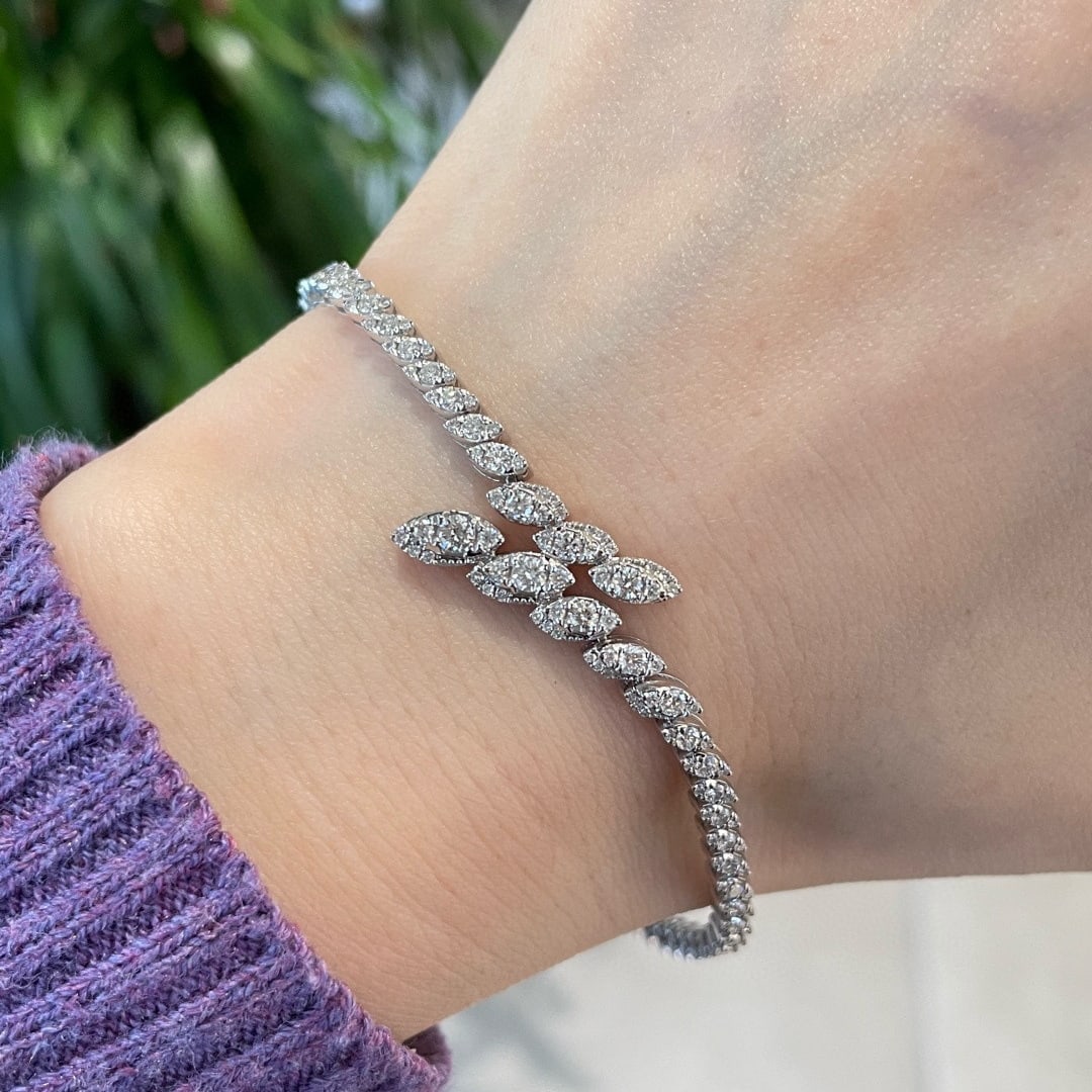 14k Gold 1.75 Ct Natural H Diamond Bracelet: Ref:231086149 // gold content:14k gold // main gemstone:diamond // shape:round // carat weight:1. 75ct // clarity grade:vs-si // color:h // treatment:natural // cut grade:g // Condition: New Low
