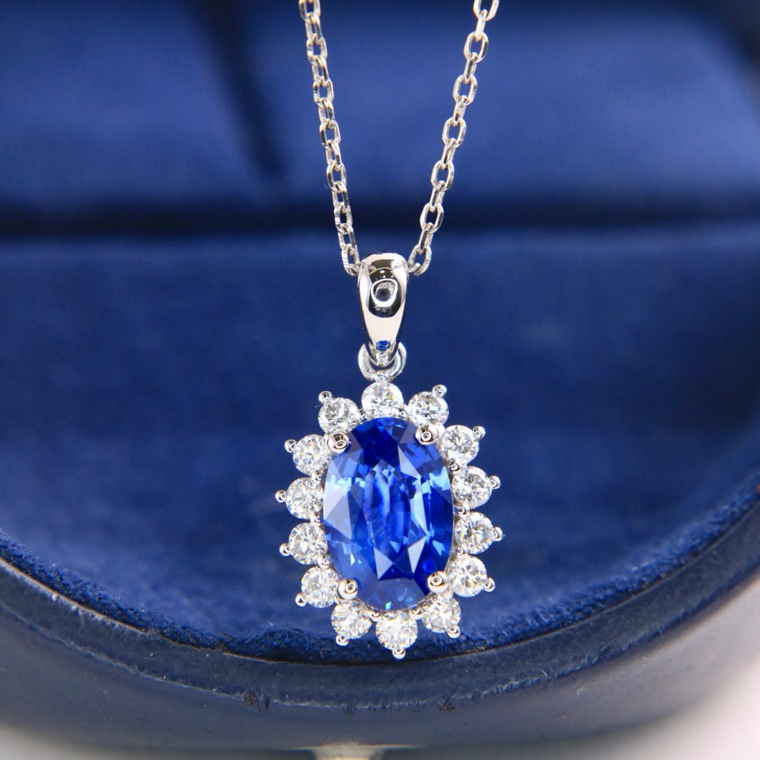 14k Gold 2.45 Ctw Natural Sapphire & Diamond Pendant( Without Chain ): Ref:231086156 // gold content:14k gold // main gemstone:sapphire // shape:oval // carat weight:1. 98ct // color:cornflower blue // treatment:natural // // adjacent gemstone 2 : diamond // shape:round
