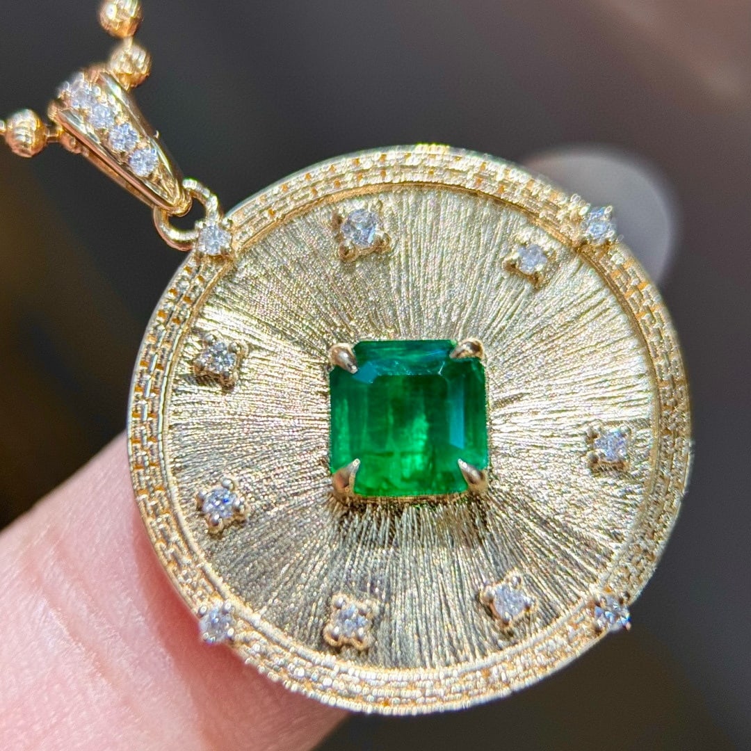 14k Gold 0.78 Ctw Vivid Green Natural Emerald & Diamond Pendant( Without Chain ): Ref:231086181 // gold content:14k gold // main gemstone:emerald // shape:octagonal // carat weight:0. 65ct // color:vivid green // treatment:natural // // adjacent gemstone 2 : diamond // shape:round