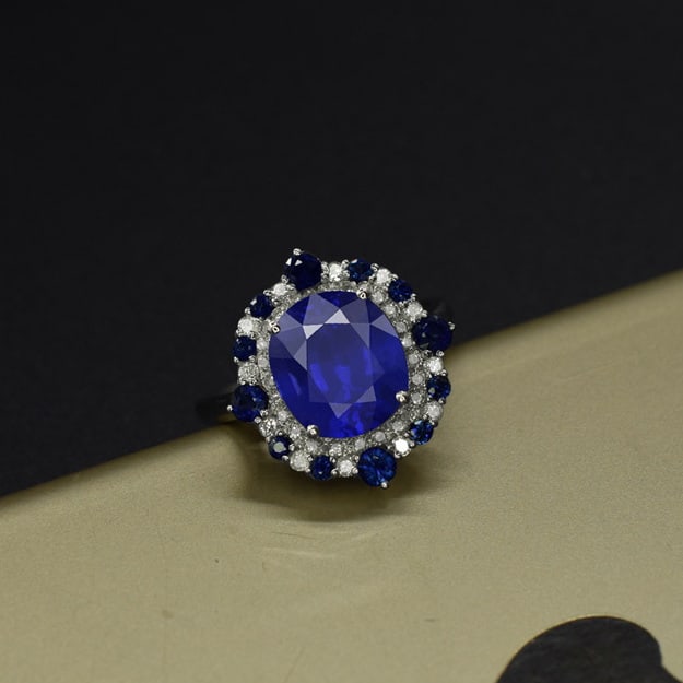 14k Gold 3.47 Ctw Natural Sapphire & Diamond Ring: Ref:231087009 // gold content:14k gold // ring size:7. 25 us // // main gemstone:sapphire // shape:cushion // carat weight:3. 15ct // color:blue // treatment:natural // // adjacent gemstone 2 :