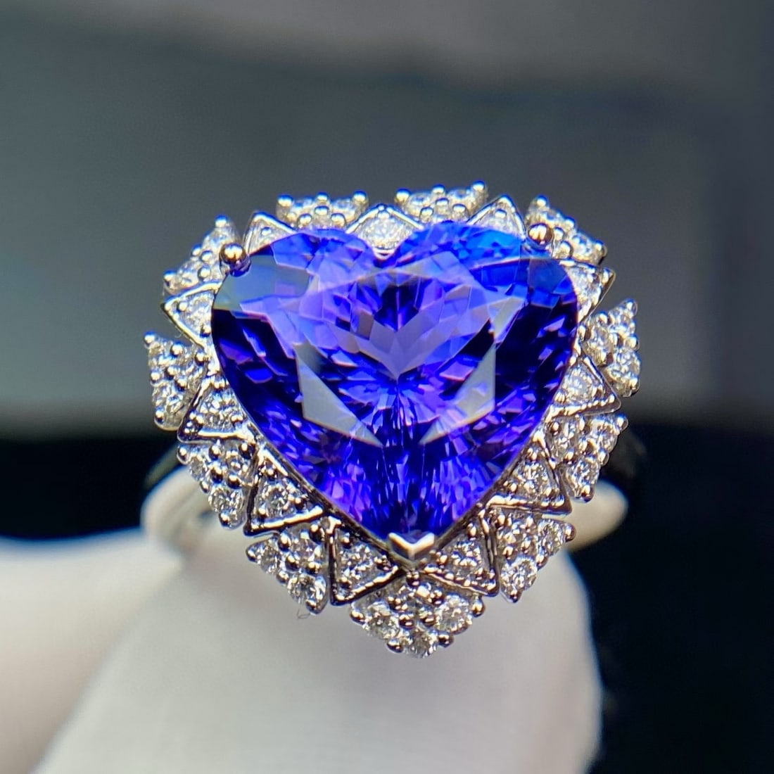 14k Gold 6.26 Ct Natural Tanzanite & Diamond Ring: Ref:231087011 // gold content:14k gold // ring size:7. 25 us // // main gemstone:tanzanite // shape:heart // carat weight:6. 26ct // color:purplish blue // treatment:natural // // adjacent gemstone 2 