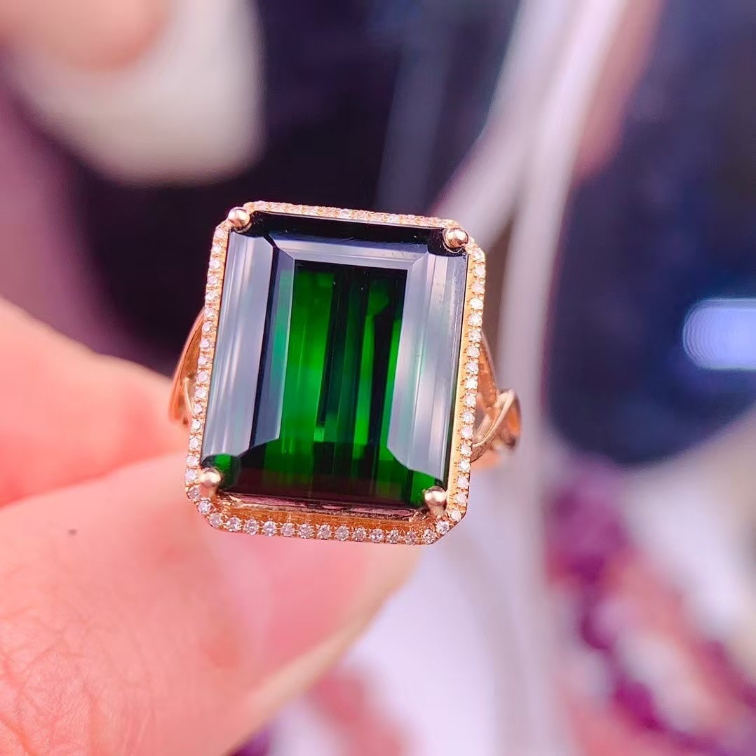 14k Gold 14 Ct Natural Tourmaline & Diamond Ring: Ref:231087015 // gold content:14k gold // ring size:7. 25 us // // main gemstone:tourmaline // shape:octagonal // carat weight:14ct // color:green // treatment:natural // // adjacent gemstone 2 : diam