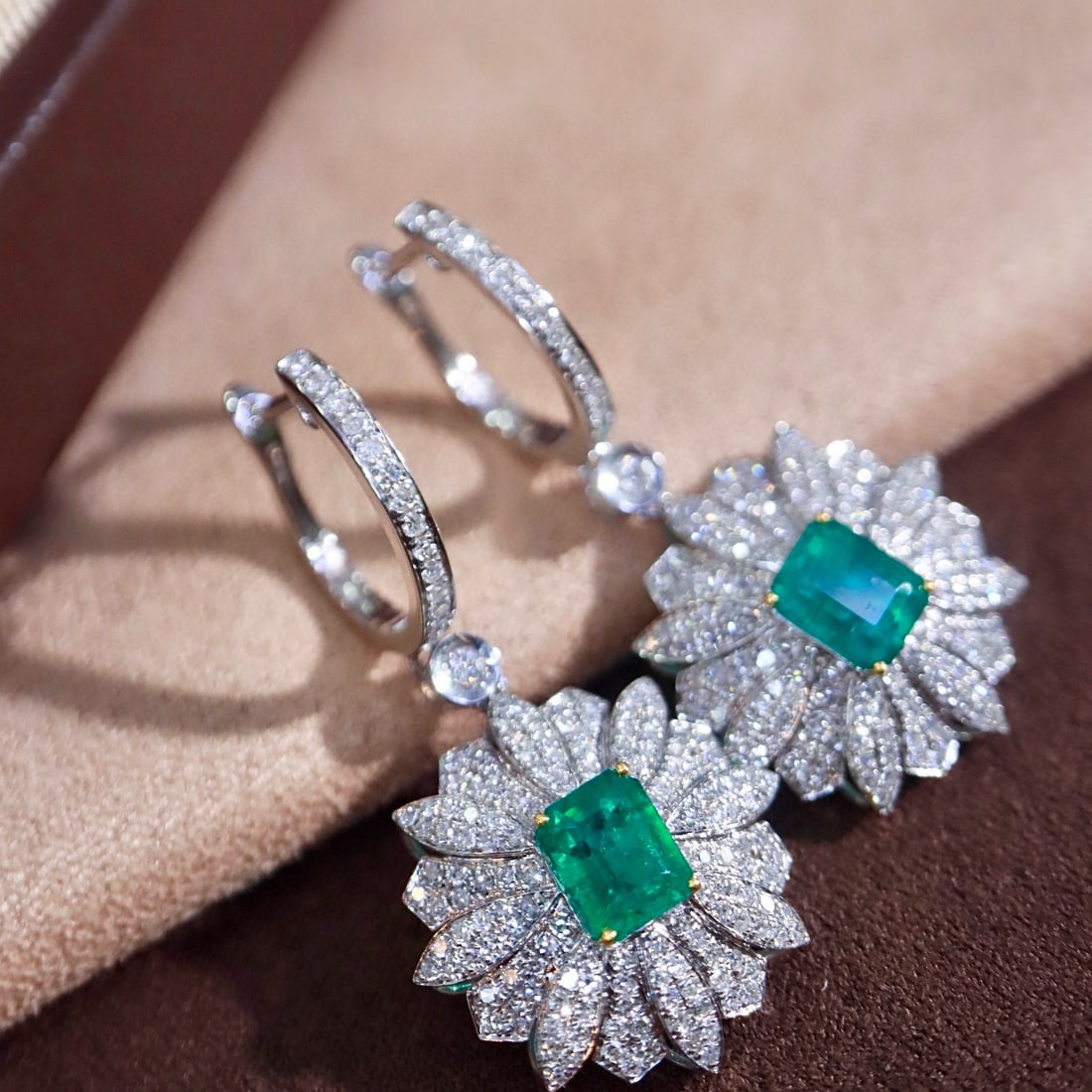 14k Gold 2.65 Ctw Natural Emerald & Diamond Earrings - 3