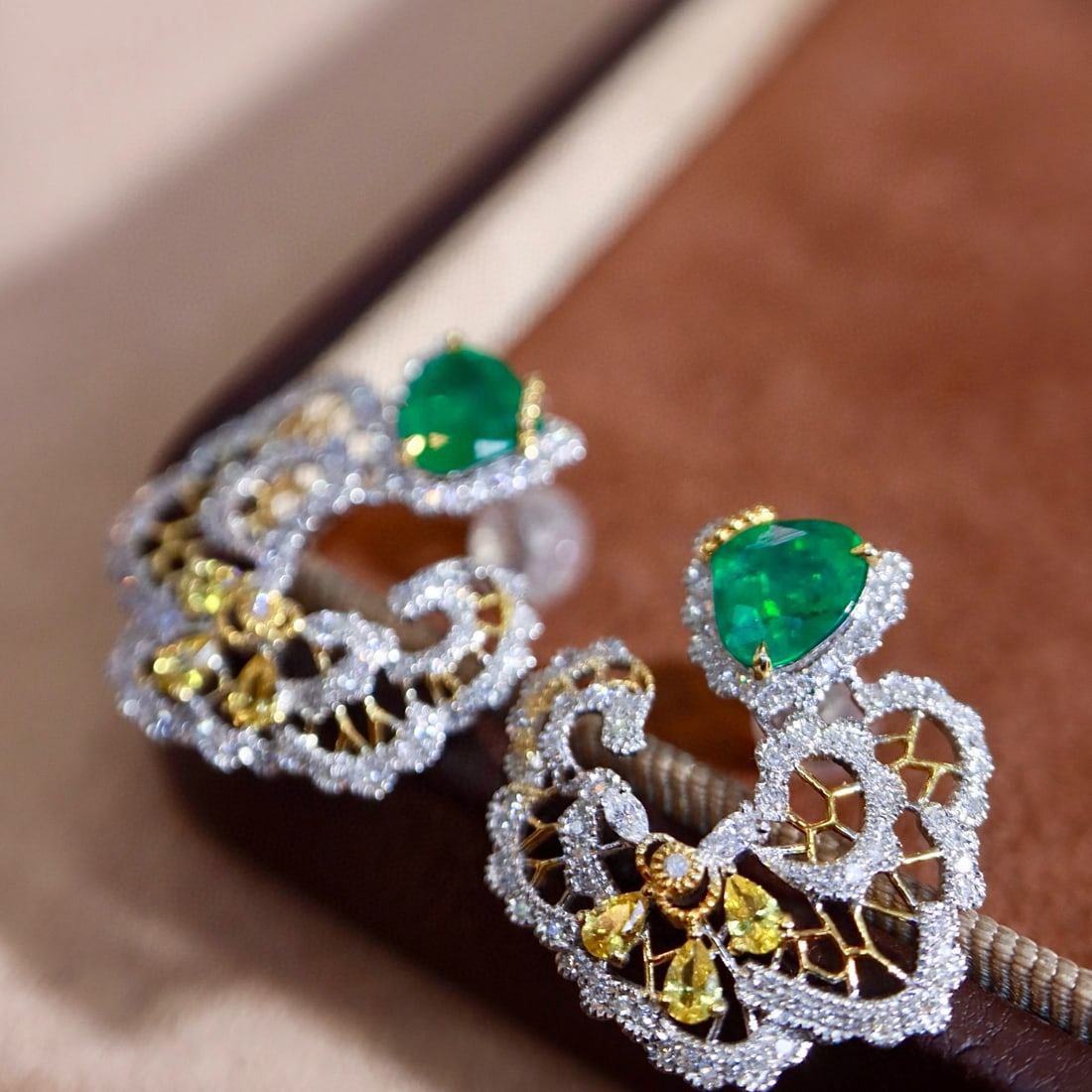 14k Gold 2.19 Ctw Natural Emerald & Diamond Earrings - 5