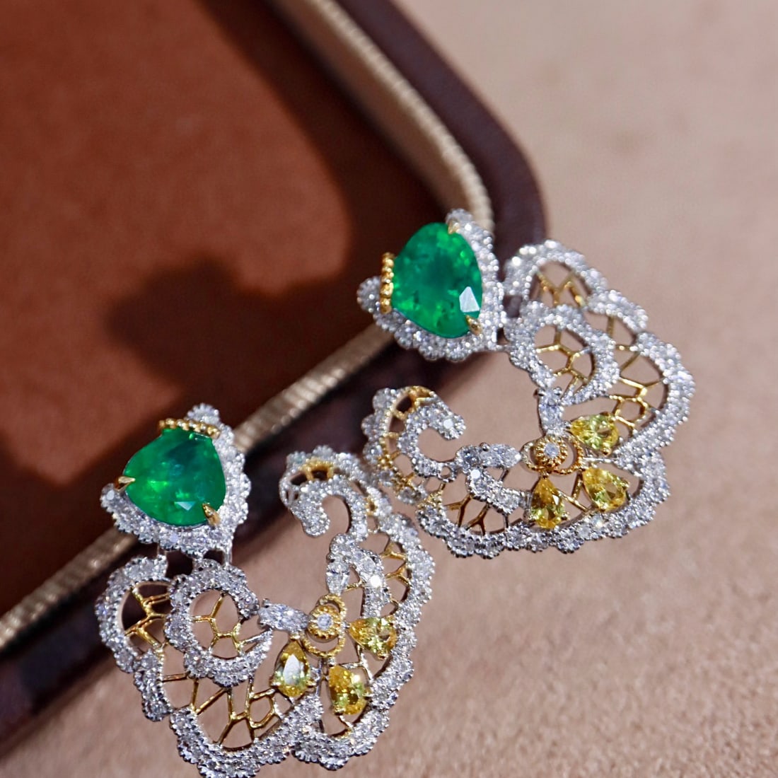 14k Gold 2.19 Ctw Natural Emerald & Diamond Earrings - 6