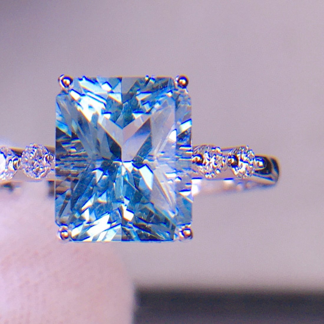 14k Gold 2.67 Ct Natural Aquamarine & Diamond Ring - 2