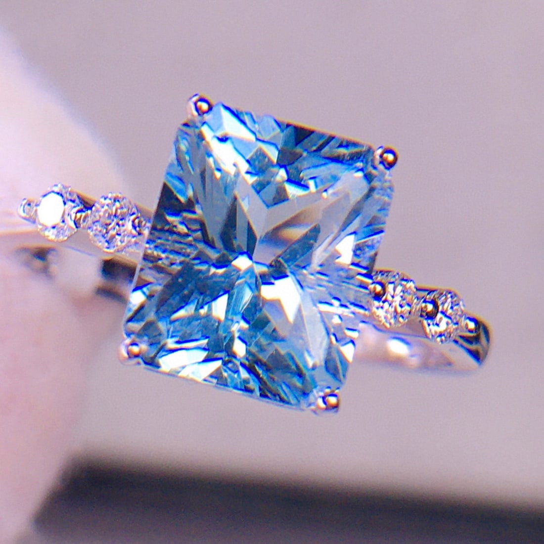 14k Gold 2.67 Ct Natural Aquamarine & Diamond Ring - 3