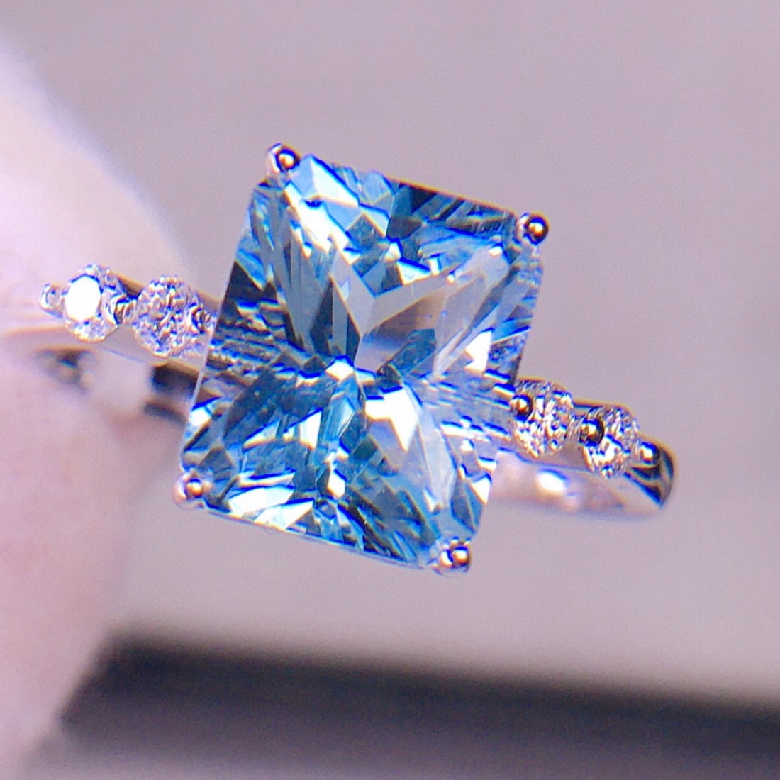 14k Gold 2.67 Ct Natural Aquamarine & Diamond Ring - 5