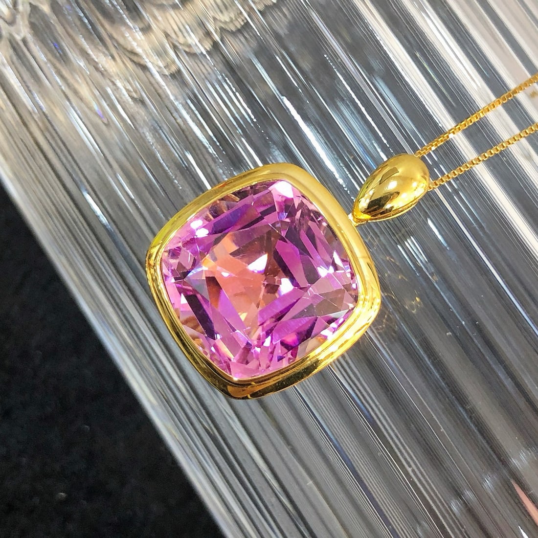 14k Gold 16.96 Ct Natural Kunzite Pendant( Without Chain ): Ref:231087125 // gold content:14k gold // main gemstone:kunzite // shape:cushion // carat weight:16. 96ct // color:purple // treatment:natural // Condition: New Low Estimate: 5100.00 High Estimate: