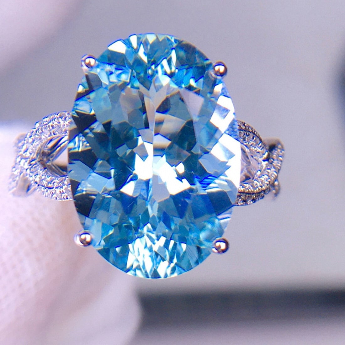 14k Gold 6.82 Ct Natural Aquamarine & Diamond Ring - 4