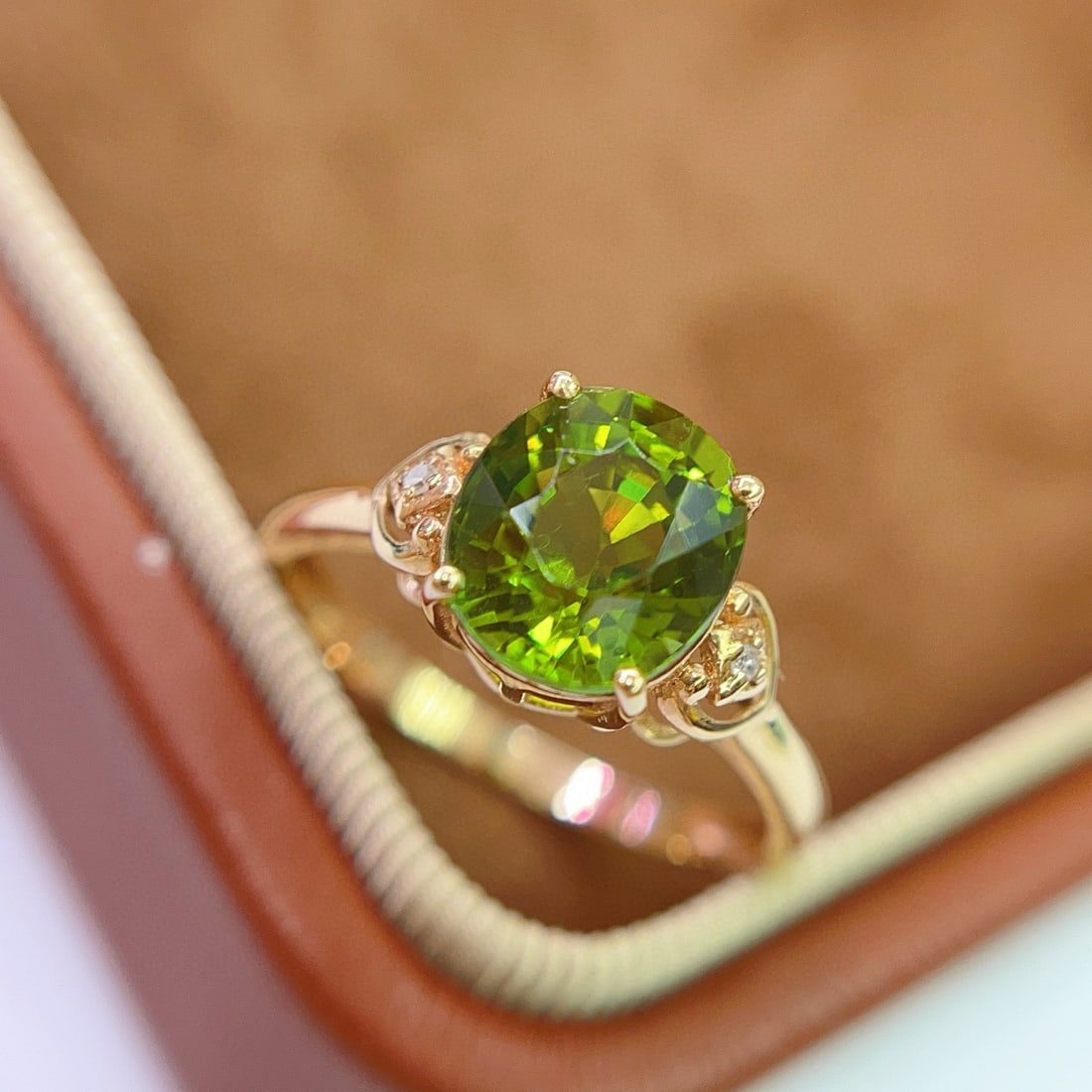 14k Gold 2.75 Ct Natural Tourmaline & Diamond Ring: Ref:231087208 // gold content:14k gold // ring size:7. 25 us // // main gemstone:tourmaline // shape:oval // carat weight:2. 75ct // color:green // treatment:natural // // adjacent gemstone 2 :
