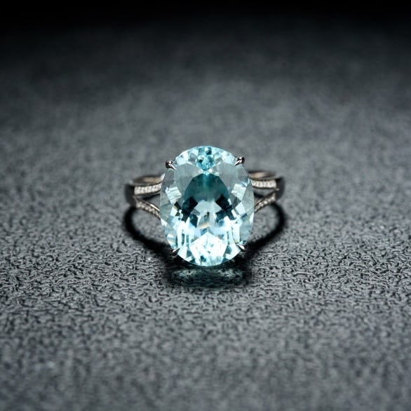 14k Gold 6.69 Ct Natural Aquamarine & Diamond Ring: Ref:231087211 // gold content:14k gold // ring size:7. 25 us // // main gemstone:aquamarine // shape:oval // carat weight:6. 69ct // color:santa maria color // treatment:natural // // adjacent