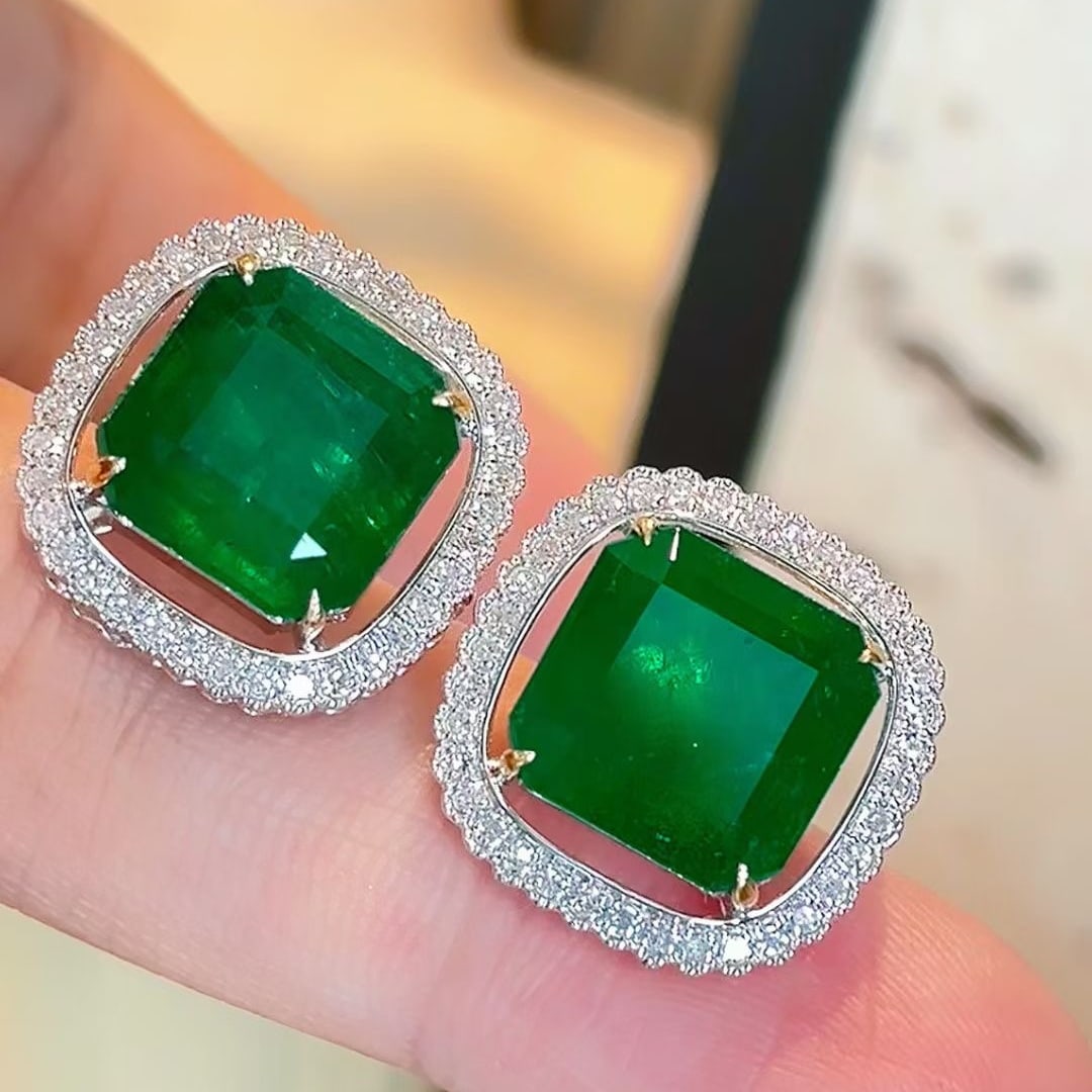 14k Gold 9.48 Ct Vivid Green Natural Emerald & Diamond Earrings: Ref:231087238 // gold content:14k gold // main gemstone:emerald // shape:octagonal // carat weight:9. 48ct // color:vivid green // treatment:natural // // adjacent gemstone 2 : diamond // shape:round