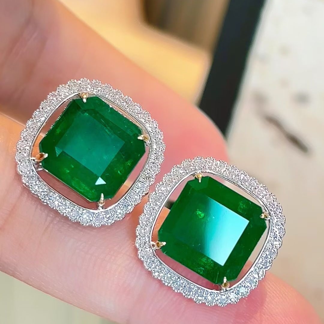 14k Gold 9.48 Ct Vivid Green Natural Emerald & Diamond Earrings - 3