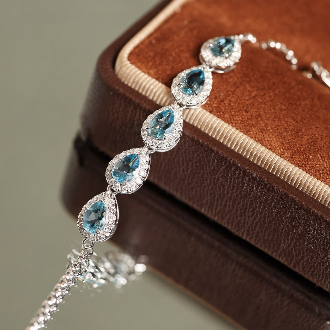 14k Gold 2.65 Ctw Natural Aquamarine & Diamond Bracelet - 4