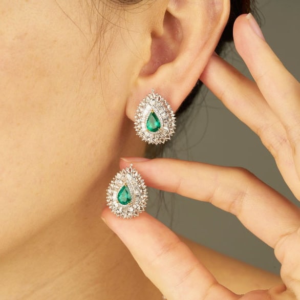 14k Gold 2.81 Ctw Natural Emerald & Diamond Earrings - 7