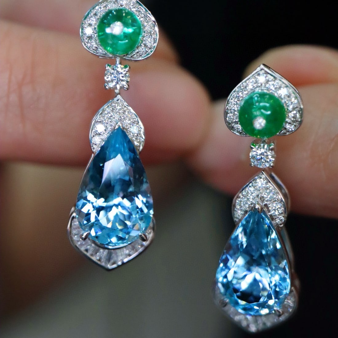 14k Gold 4.43 Ctw Natural Aquamarine & Diamond Earrings: Ref:231088026 // gold content:14k gold // main gemstone:aquamarine // shape:pear // carat weight:3. 91ct // color:santa maria color // treatment:natural // // adjacent gemstone 2 : diamond //