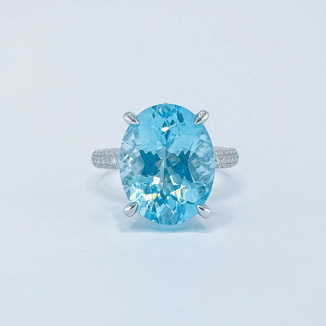 14k Gold 6.11 Ctw Natural Aquamarine & Diamond Ring: Ref:231088038 // gold content:14k gold // ring size:7. 25us // // main gemstone:aquamarine // shape:oval // carat weight:5. 30ct // color:santa maria color // treatment:natural // // adjacent