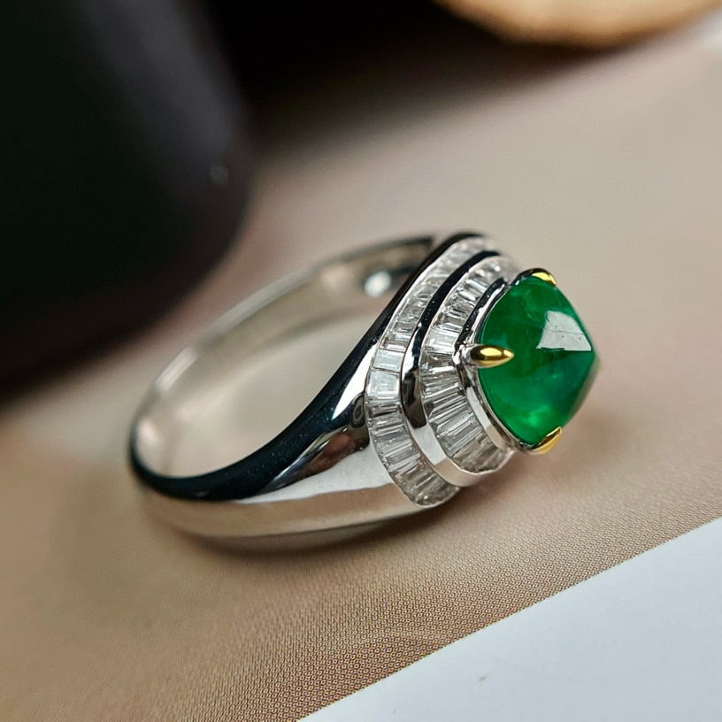 14k Gold 1.60 Ct Vivid Green Natural Emerald & Diamond Ring - 4