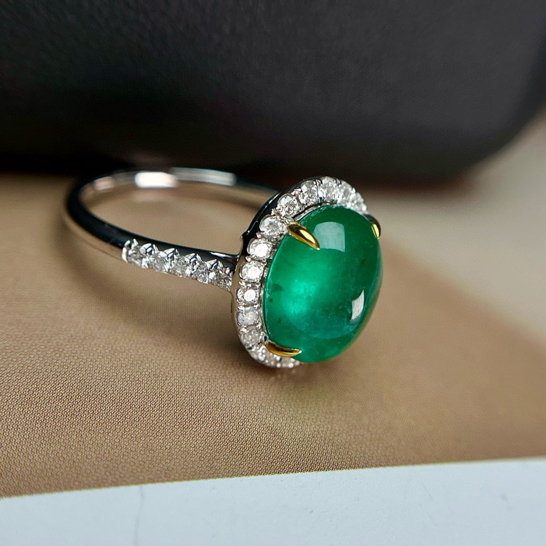 14k Gold 3.80 Ct Vivid Green Natural Emerald & Diamond Ring - 4