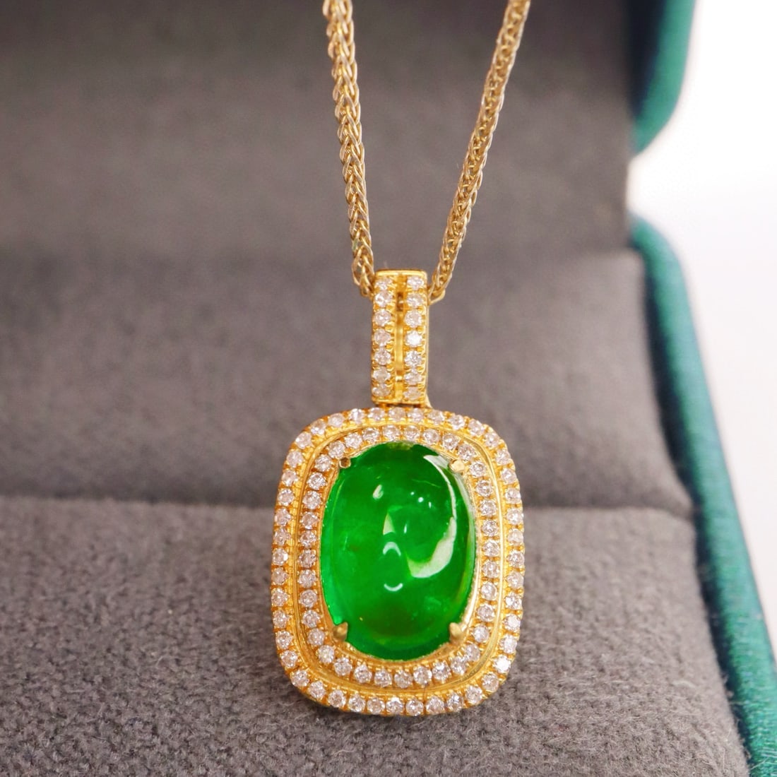 14k Gold 1.96 Ctw Vivid Green Natural Emerald & Diamond Pendant( Without Chain ): Ref:231088070 // gold content:14k gold // main gemstone:emerald // shape:oval // carat weight:1. 68ct // color:vivid green // treatment:natural // // adjacent gemstone 2 : diamond // shape:round // ca