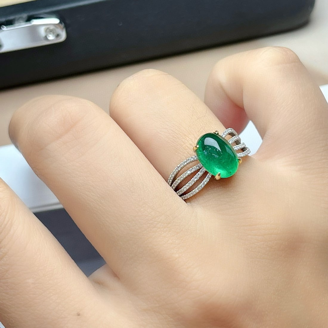 14k Gold 2.90 Ct Vivid Green Natural Emerald & Diamond Ring - 6