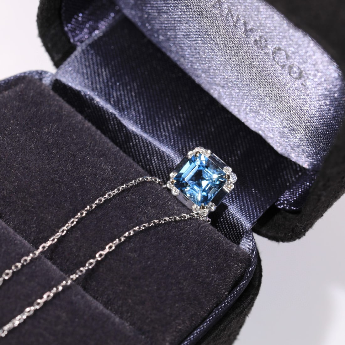 14k Gold 1.12 Ct Natural Aquamarine & Diamond Necklace - 8
