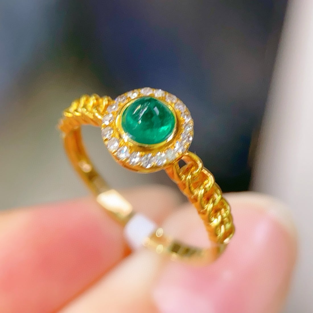 14k Gold 0.6 Ct Vivid Green Natural Emerald & Diamond Ring: Ref:231088112 // gold content:14k gold // ring size:7. 25us // // main gemstone:emerald // shape:round // carat weight:0. 6ct // color:vivid green // treatment:natural // cut grade:g // // adjacent ge