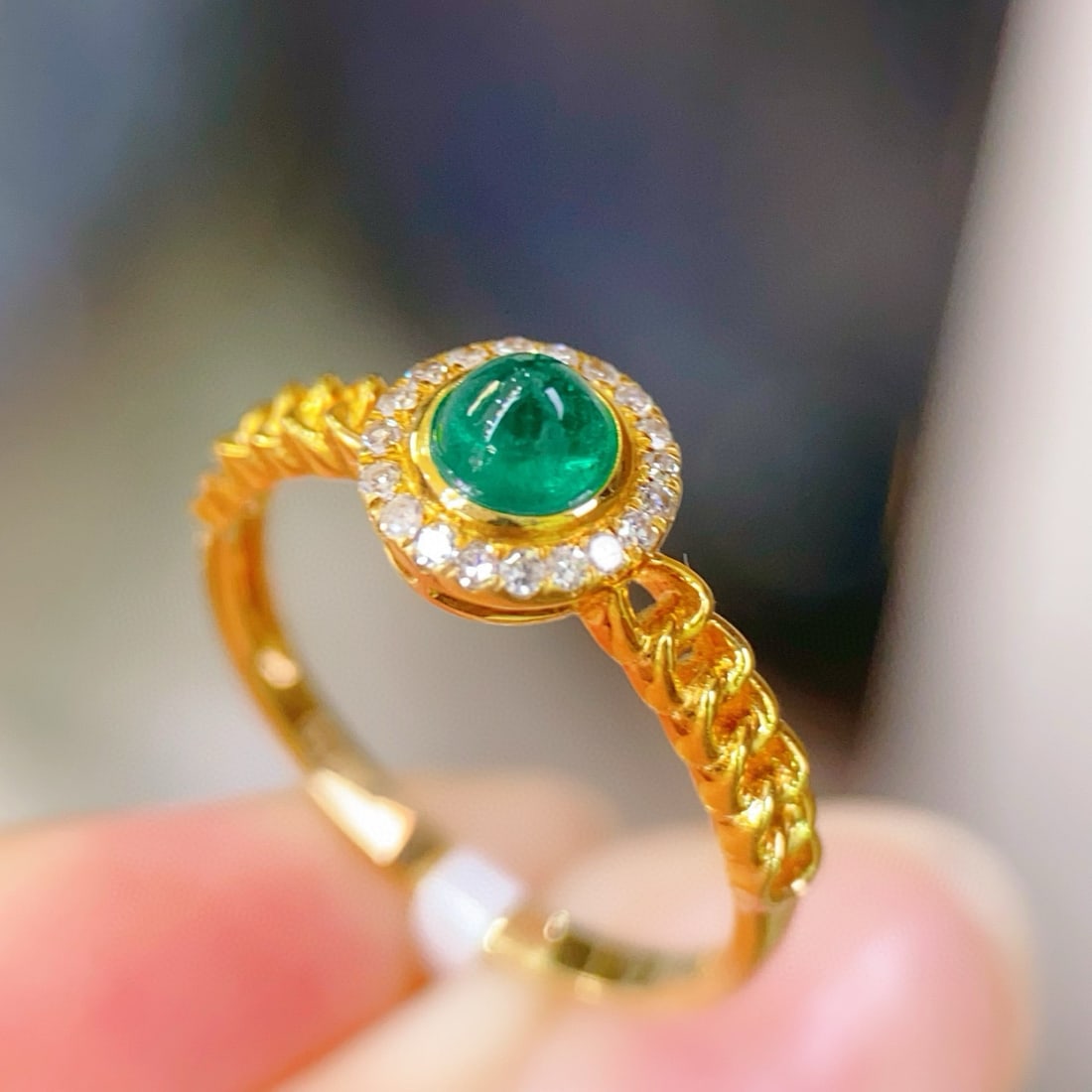 14k Gold 0.6 Ct Vivid Green Natural Emerald & Diamond Ring - 2
