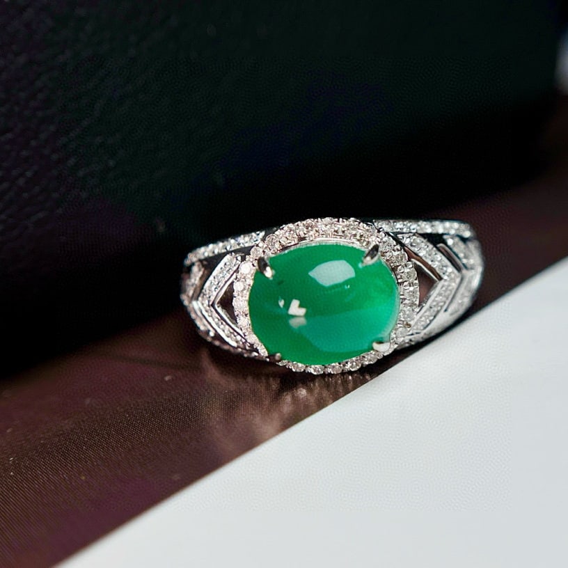 14k Gold 2.10 Ct Natural Emerald & Diamond Ring: Ref:231088116 // gold content:14k gold // ring size:7. 25us // // main gemstone:emerald // shape:oval // carat weight:2. 10ct // color:green // treatment:natural // // adjacent gemstone 2 : diamond //