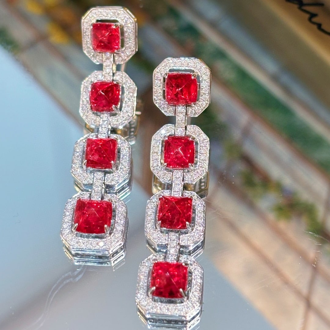 14k Gold 5.62 Ct Natural Spinel & Diamond Earrings: Ref:231088135 // gold content:14k gold // main gemstone:spinel // shape:sugar-loaf // carat weight:5. 62ct // color:red // treatment:natural // // adjacent gemstone 2 : diamond // shape:round //