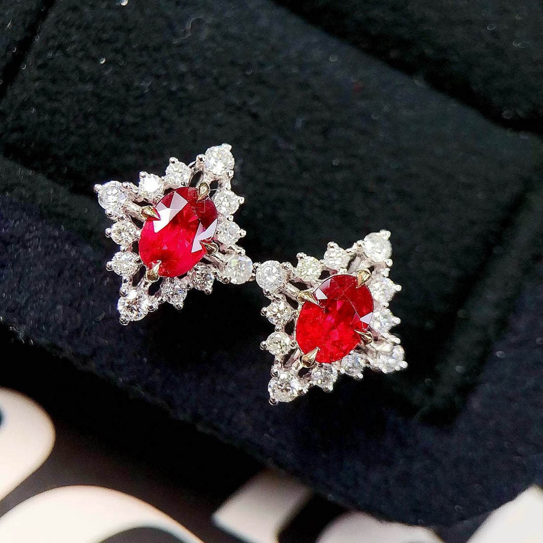 14k Gold 1.70 Ctw Natural Ruby & Diamond Earrings: Ref:231088136 // gold content:14k gold // main gemstone:ruby // shape:oval // carat weight:1. 22ct // color:pigeonblood red // treatment:natural // // adjacent gemstone 2 : diamond // shape:round //