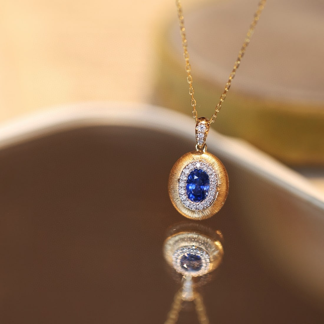 14k Gold 0.61 Ctw Natural Sapphire & Diamond Pendant( Without Chain ): Ref:231088146 // gold content:14k gold // main gemstone:sapphire // shape:oval // carat weight:0. 51ct // color:cornflower blue // treatment:natural // // adjacent gemstone 2 : diamond // shape:round