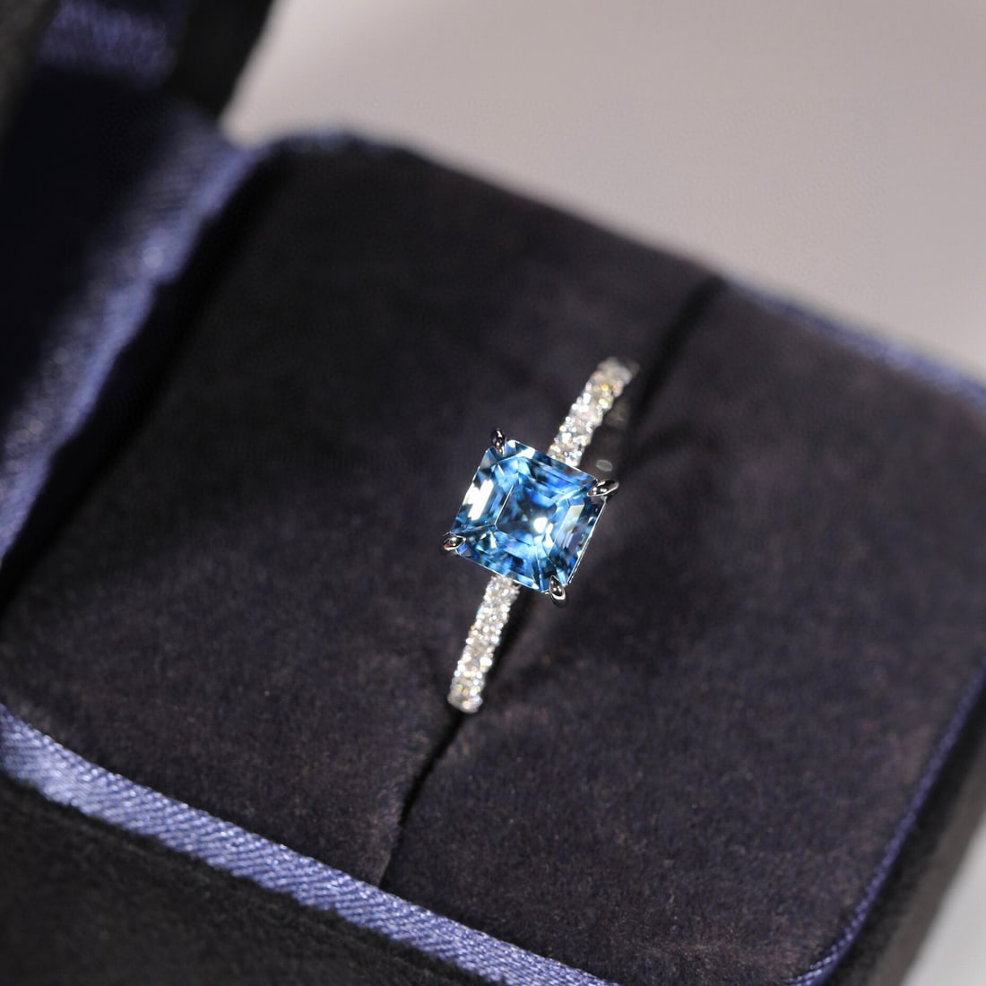 14k Gold 1.10 Ct Natural Aquamarine & Diamond Ring - 9