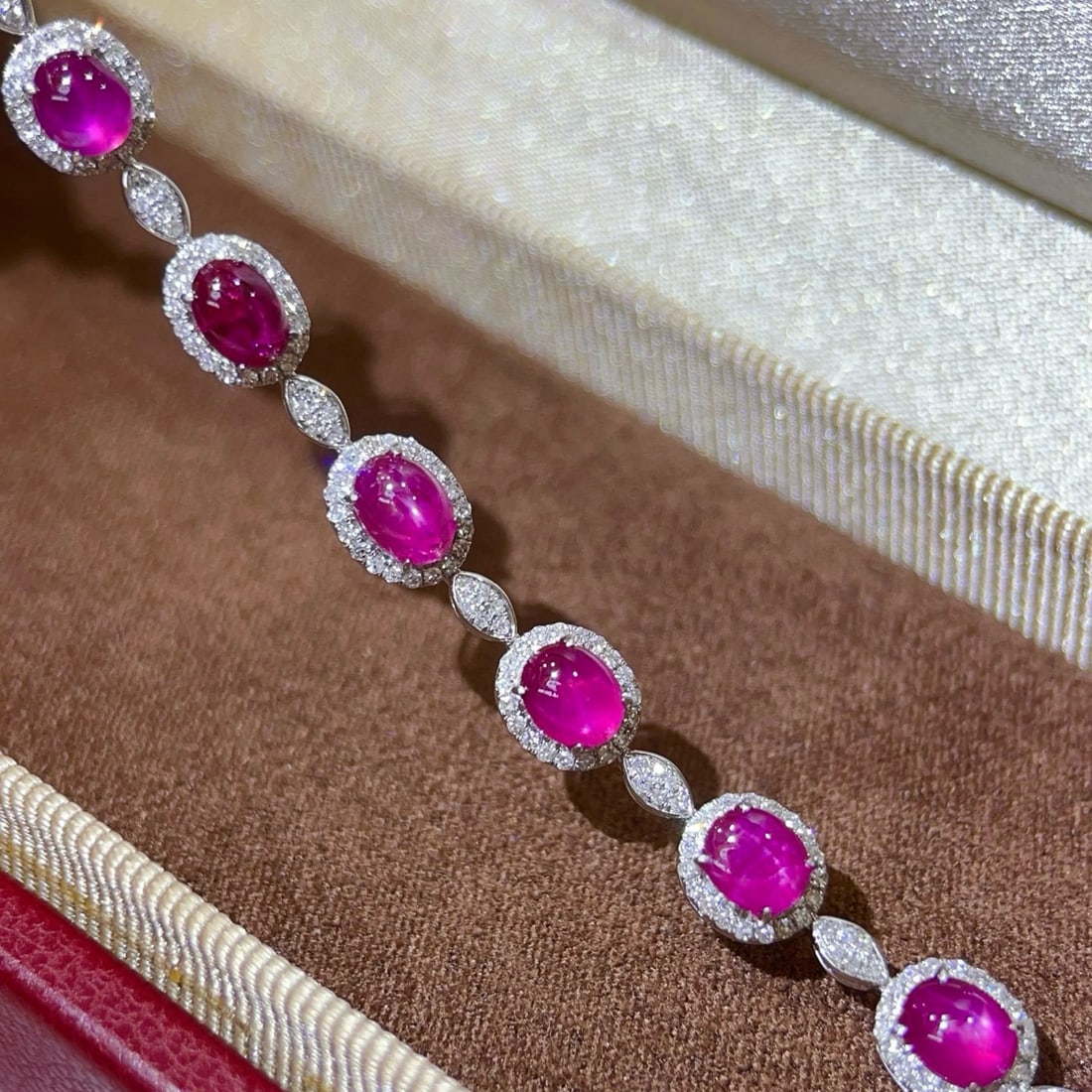 14k Gold 6.23 Ctw Natural Ruby & Diamond Bracelet: Ref:231088155 // gold content:14k gold // main gemstone:ruby // shape:oval // carat weight:5. 58ct // color:red // treatment:natural // // adjacent gemstone 2 : diamond // shape:round // carat weight: