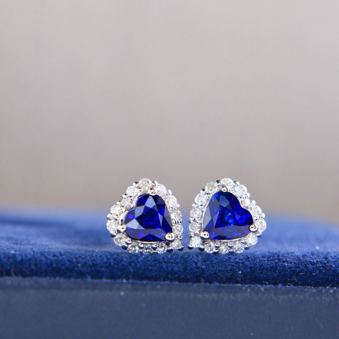 14k Gold 1.87 Ctw Natural Sapphire & Diamond Earrings: Ref:231088156 // gold content:14k gold // main gemstone:sapphire // shape:heart // carat weight:1. 56ct // color:royal blue // treatment:natural // // adjacent gemstone 2 : diamond // shape:round //
