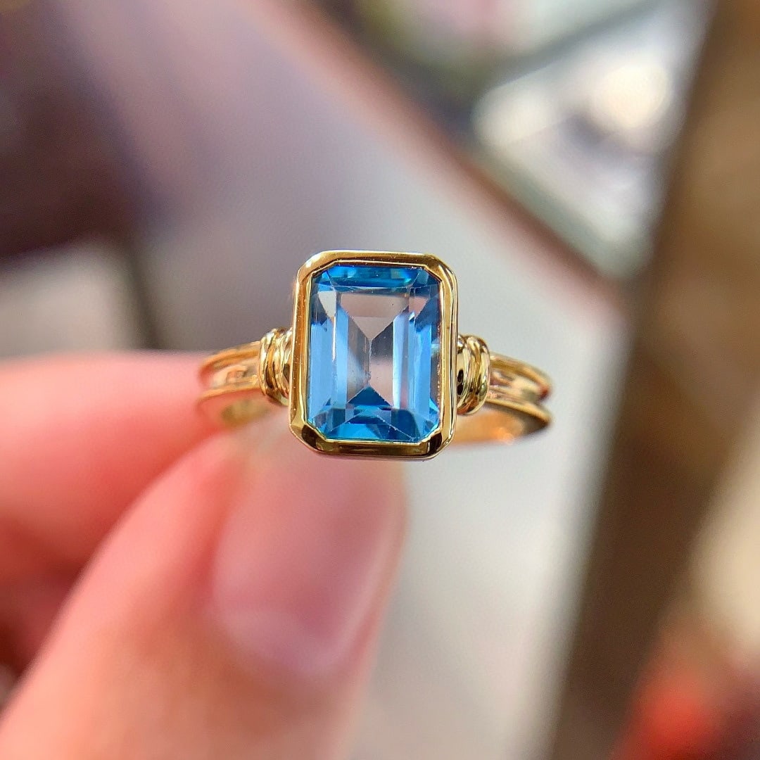 14k Gold 1.75 Ct Natural Topaz Ring: Ref:231088177 // gold content:14k gold // ring size:7. 25us // // main gemstone:topaz // shape:octagonal // carat weight:1. 75ct // color:blue // treatment:natural // Condition: New Low Estimate: