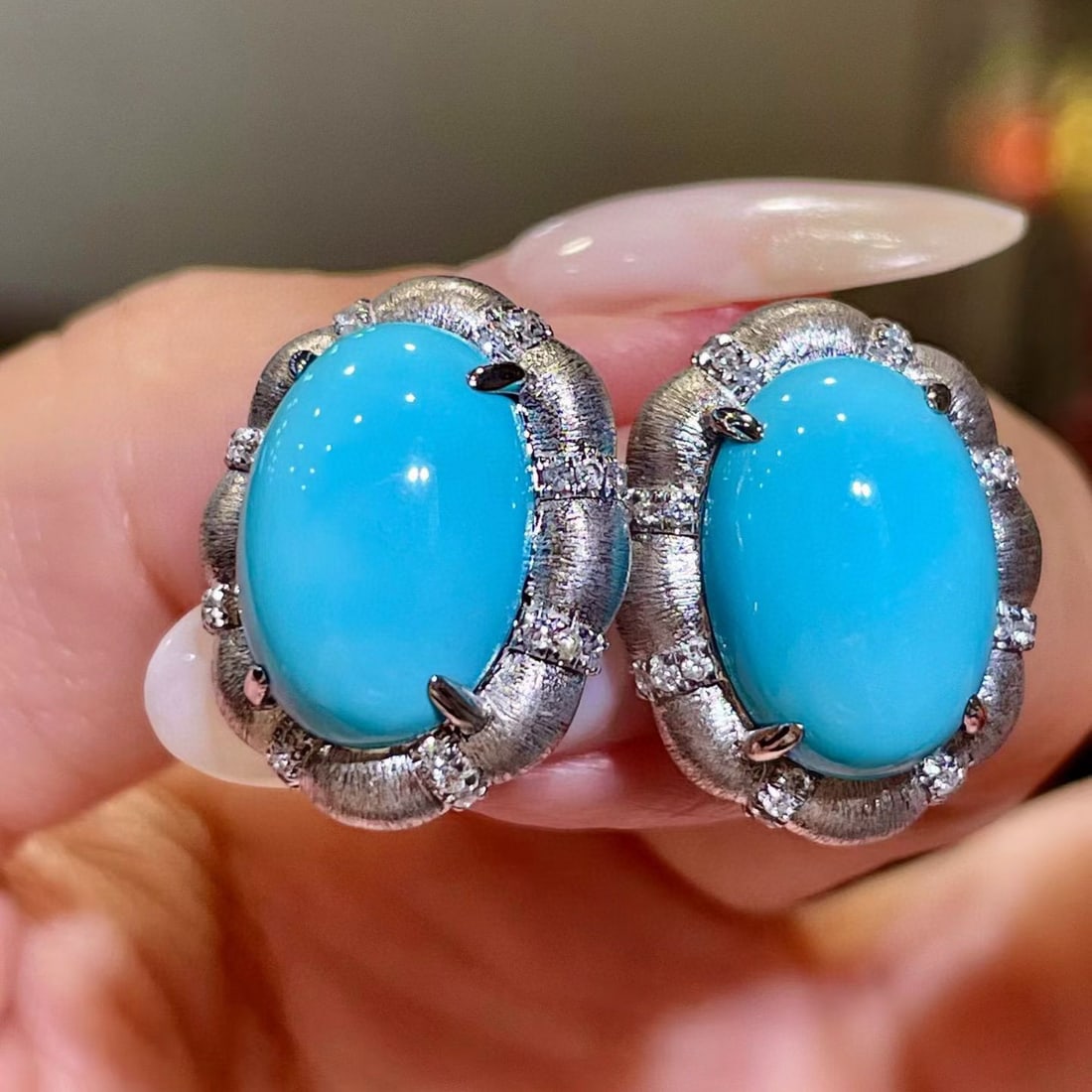14k Gold 10.06 Ctw Natural Blue Turquoise & Diamond Earrings: Ref:231088181 // gold content:14k gold // main gemstone:blue turquoise // shape:oval // carat weight:9. 82ct // color:blue // treatment:natural // // adjacent gemstone 2 : diamond // shape:round // ca