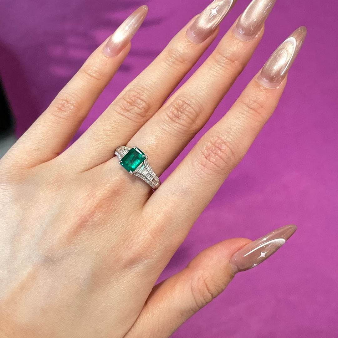 14k Gold 1.47 Ct Vivid Green Natural Emerald & Diamond Ring - 4